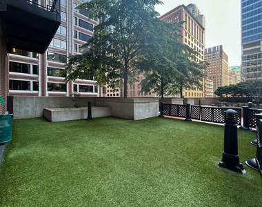 212 W Washington Street - Photo Thumbnail 8
