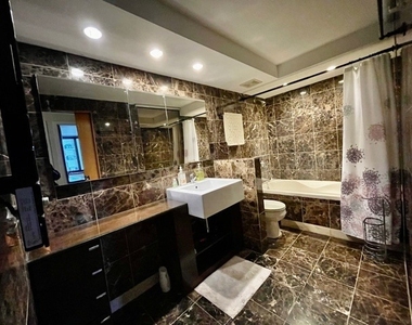 1221 N Dearborn Street - Photo Thumbnail 22