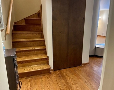 1221 N Dearborn Street - Photo Thumbnail 1