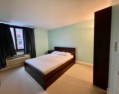 1221 N Dearborn Street - Photo Thumbnail 19