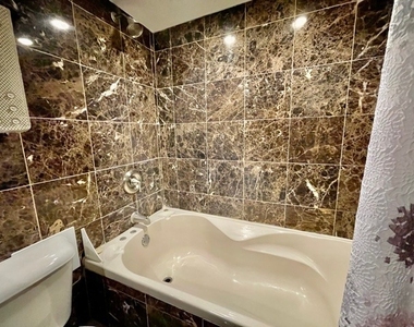1221 N Dearborn Street - Photo Thumbnail 23