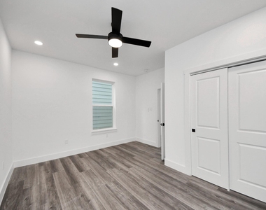 2709 Dennis Street - Photo Thumbnail 7