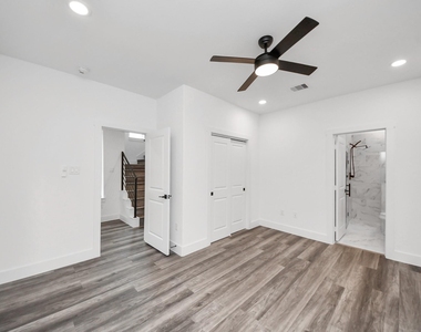 2709 Dennis Street - Photo Thumbnail 8