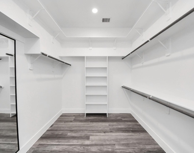 2709 Dennis Street - Photo Thumbnail 29