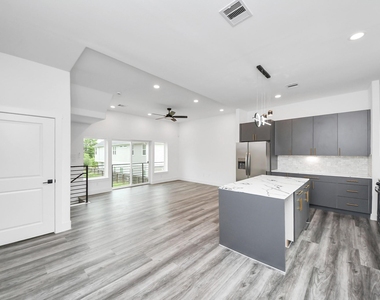 2709 Dennis Street - Photo Thumbnail 21