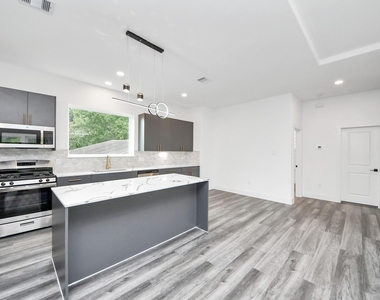 2709 Dennis Street - Photo Thumbnail 17