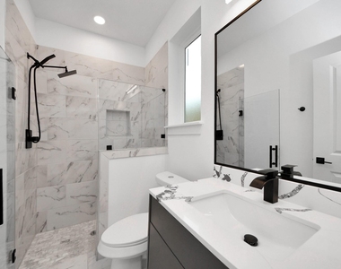 2709 Dennis Street - Photo Thumbnail 9