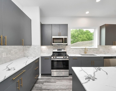 2709 Dennis Street - Photo Thumbnail 18