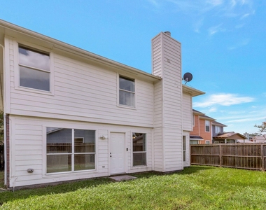 7622 Jonathon Court - Photo Thumbnail 13