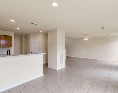 7622 Jonathon Court - Photo Thumbnail 5