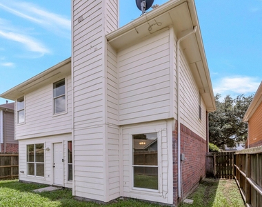7622 Jonathon Court - Photo Thumbnail 14
