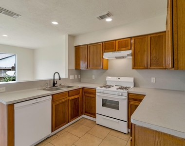 7622 Jonathon Court - Photo Thumbnail 3