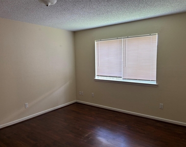 11427 Mulholland Drive - Photo Thumbnail 22