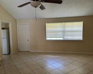 11427 Mulholland Drive - Photo Thumbnail 10