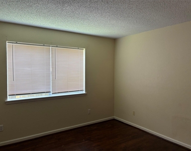 11427 Mulholland Drive - Photo Thumbnail 30