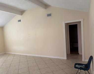 11427 Mulholland Drive - Photo Thumbnail 7