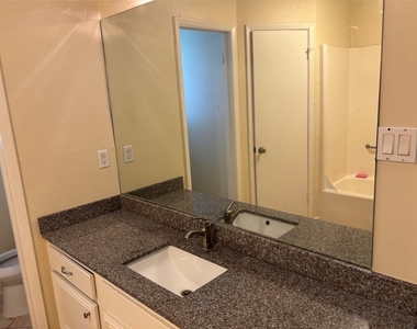 11427 Mulholland Drive - Photo Thumbnail 28