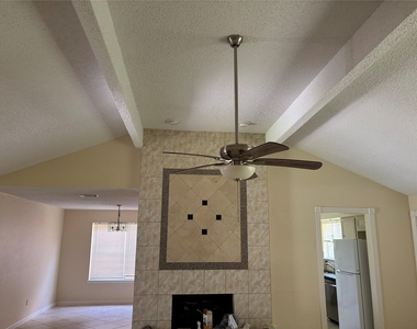 11427 Mulholland Drive - Photo Thumbnail 11