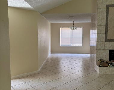 11427 Mulholland Drive - Photo Thumbnail 12