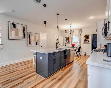 5407 Lee Street - Photo Thumbnail 10