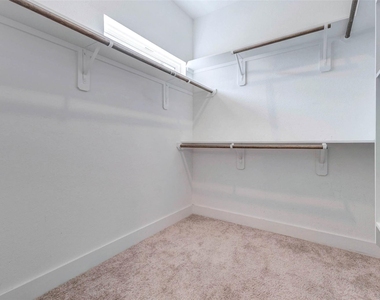 5407 Lee Street - Photo Thumbnail 33