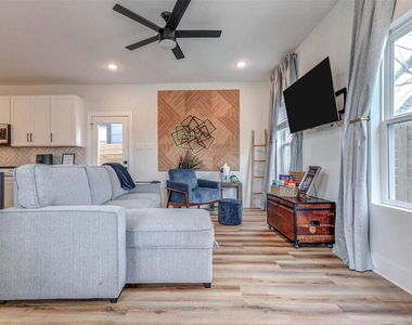 5407 Lee Street - Photo Thumbnail 7