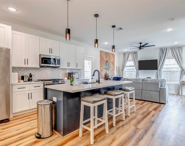 5407 Lee Street - Photo Thumbnail 13