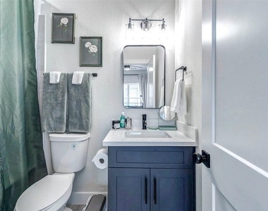 5407 Lee Street - Photo Thumbnail 25