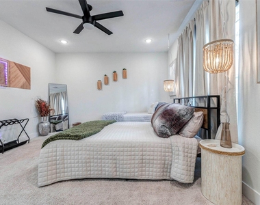 5407 Lee Street - Photo Thumbnail 32