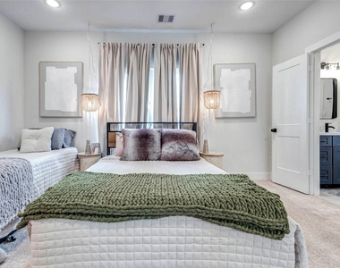 5407 Lee Street - Photo Thumbnail 28