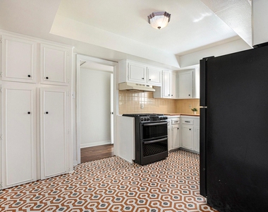 6325 Rowan Lane - Photo Thumbnail 8