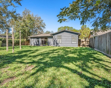 6325 Rowan Lane - Photo Thumbnail 16