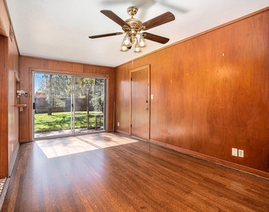 6325 Rowan Lane - Photo Thumbnail 4