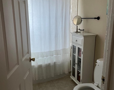 4204 Crawford Street - Photo Thumbnail 6