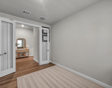 1123 Five T Lane - Photo Thumbnail 8