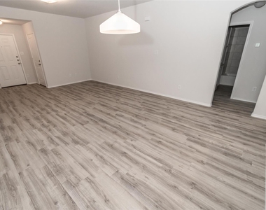 24231 Paresi Court - Photo Thumbnail 5