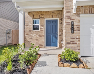 9749 Enclave Ridge Road - Photo Thumbnail 5