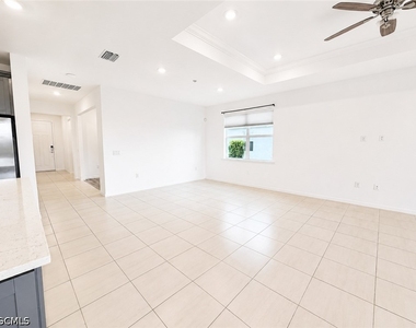 42723 Valley Brooks Street - Photo Thumbnail 6