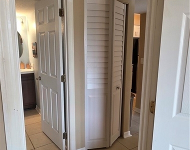 3419 Winkler Avenue - Photo Thumbnail 7