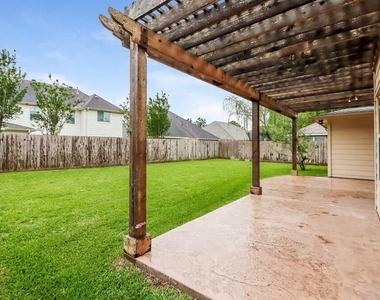 2427 Ranch Hollow Court - Photo Thumbnail 13