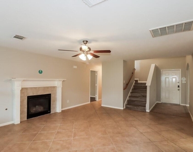 2427 Ranch Hollow Court - Photo Thumbnail 3