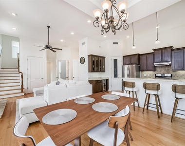 2016 Sabine Street - Photo Thumbnail 8