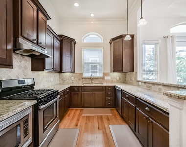 2016 Sabine Street - Photo Thumbnail 13