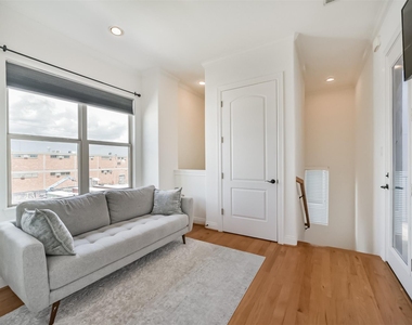 2016 Sabine Street - Photo Thumbnail 16