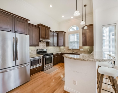 2016 Sabine Street - Photo Thumbnail 12