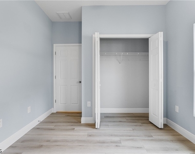 1601 E 7th Street - Photo Thumbnail 13