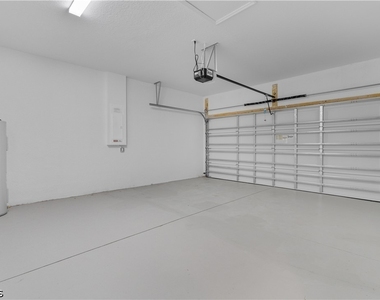 1601 E 7th Street - Photo Thumbnail 16