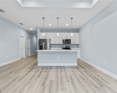 1601 E 7th Street - Photo Thumbnail 5