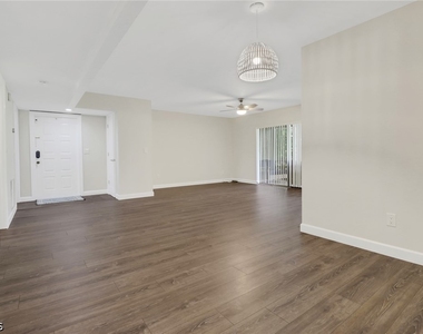 7115 Lakeridge Court - Photo Thumbnail 8