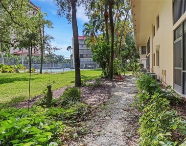 7115 Lakeridge Court - Photo Thumbnail 24